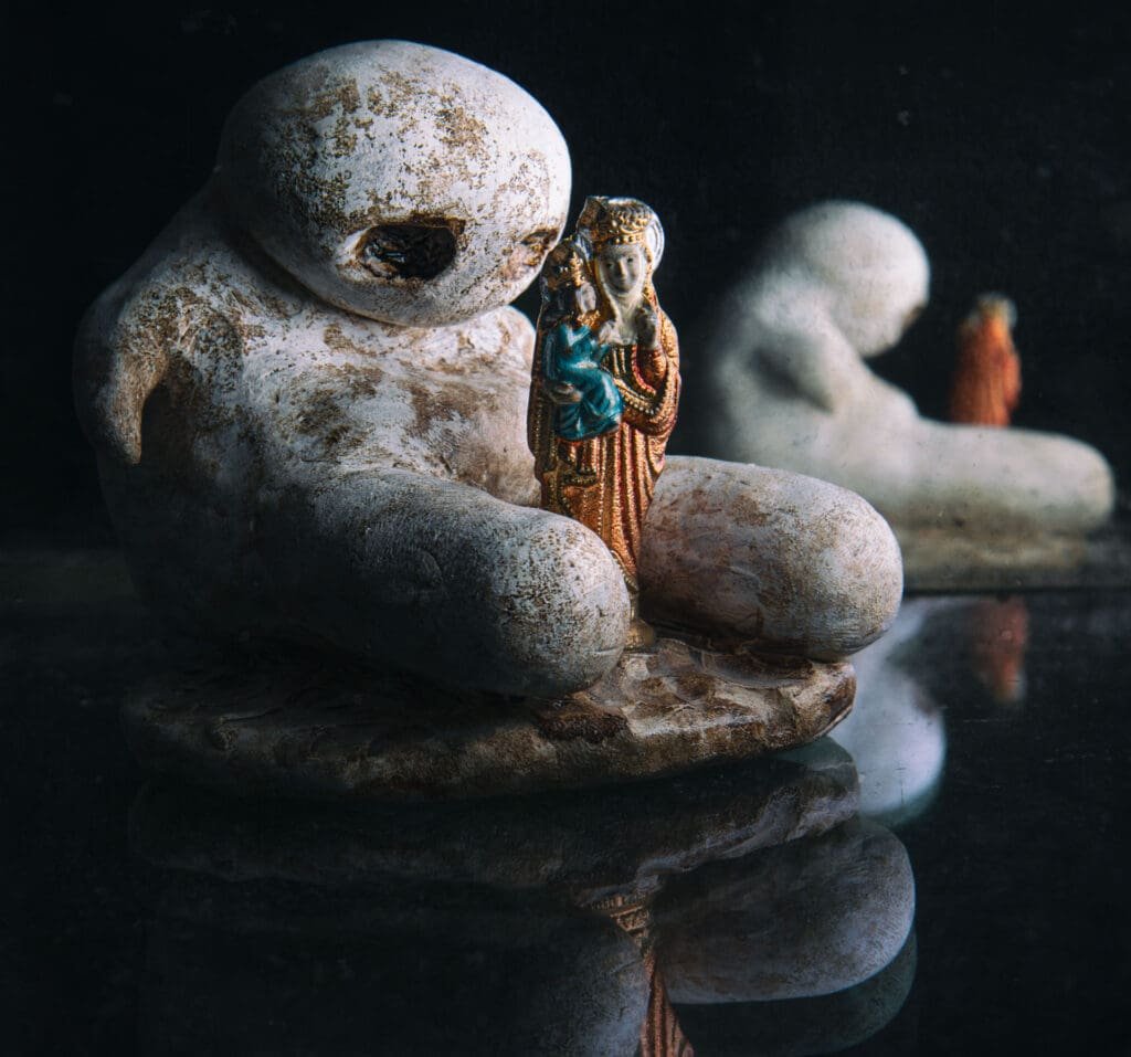 Gloom and The Virgin 01 (0149)